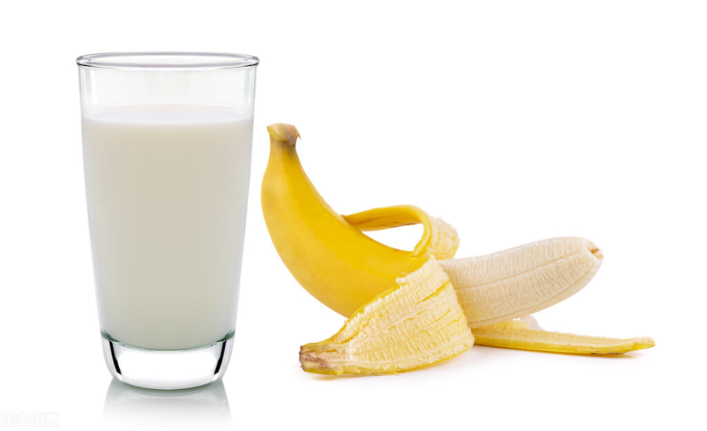 香蕉奶昔什么时候喝最好 香蕉奶昔要不要加水 1