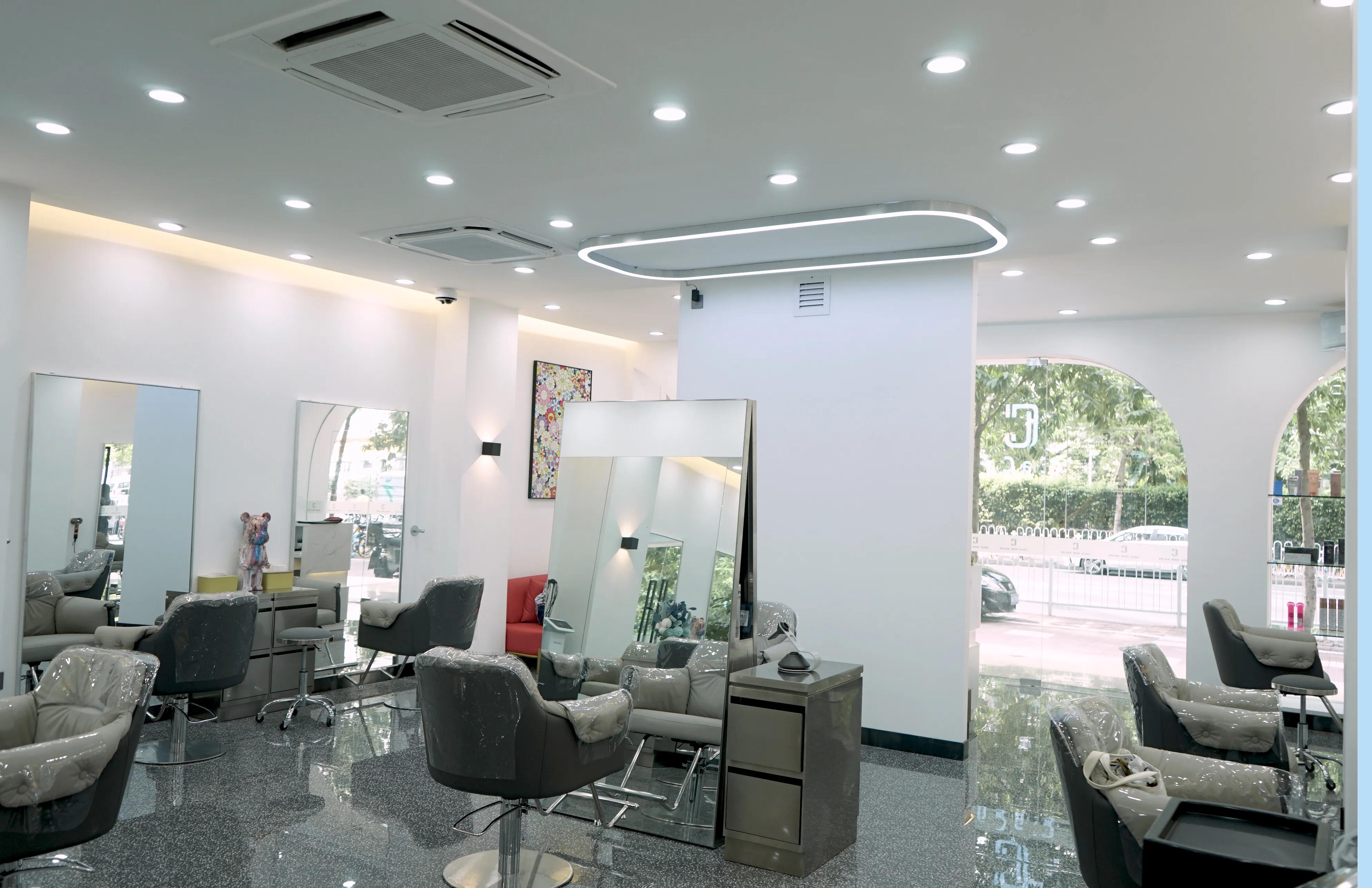 Caca hair salon | 理发店与不锈钢的艺术碰撞