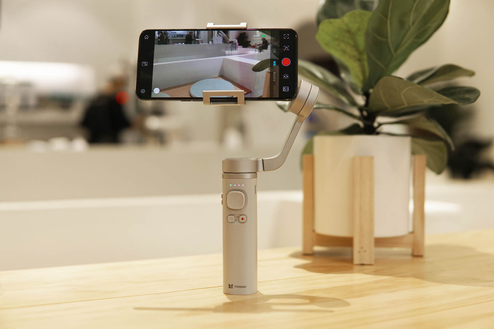 逗映Capture π手機穩(wěn)定器來了，沒有不適用的場景！性價比新選擇
