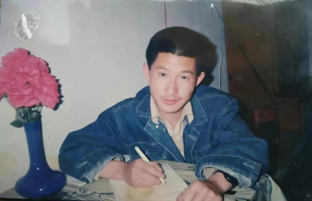蓝天外，山那边