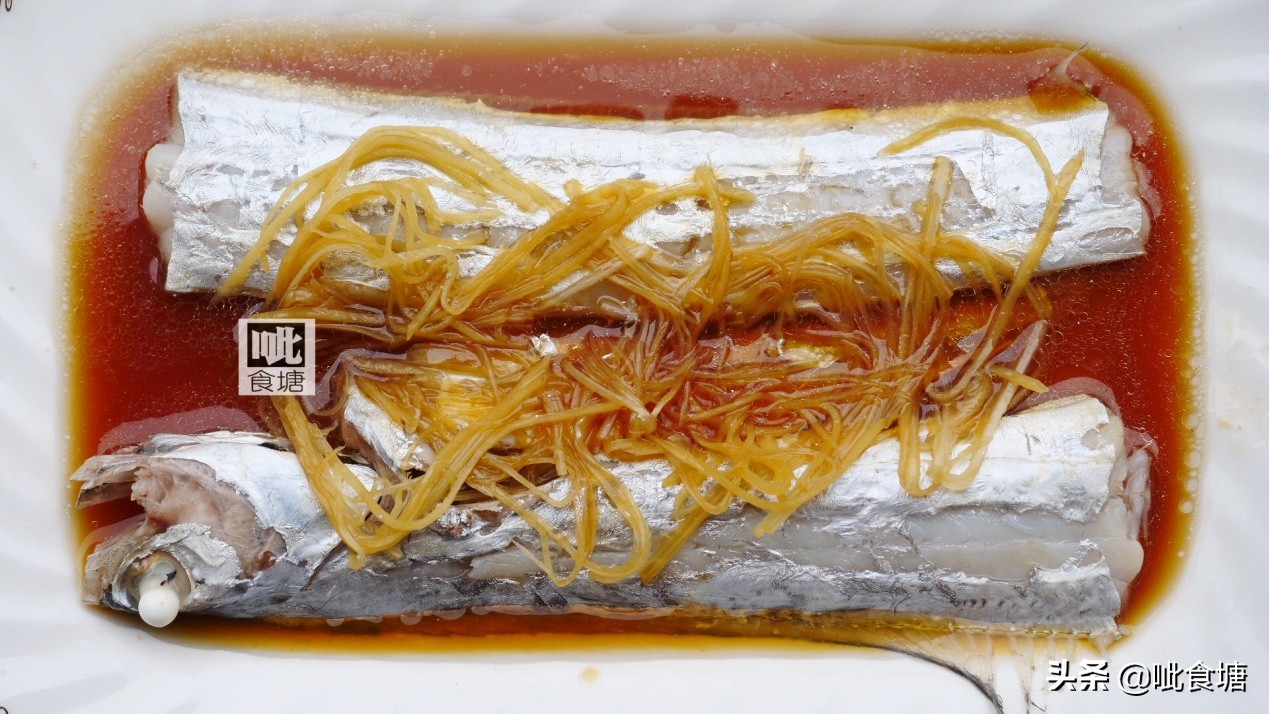 在塘主眼里，带鱼最美味的做法是清蒸，遇到这种新鲜的，可以试试