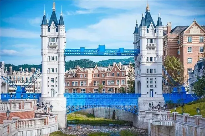 金堂一高校被誉为“四川最美大学”，民航类专业非常有优势