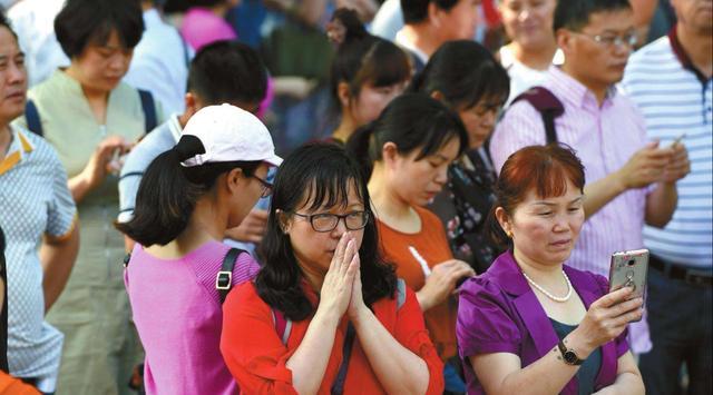 2021年高考预测分数线发布，649分可上北大，一类学生成最大赢家