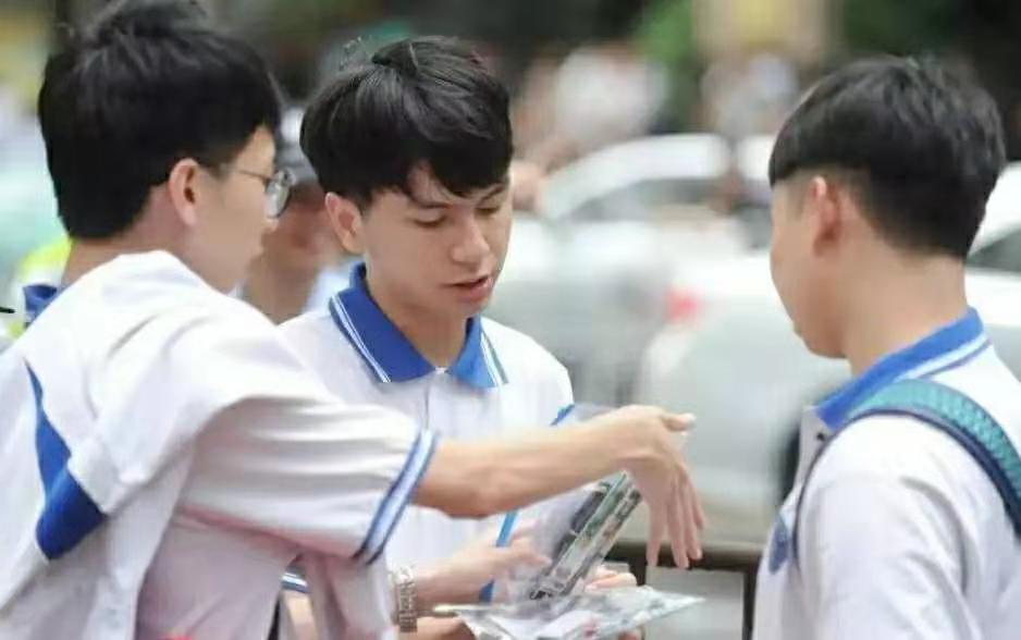 四川的“明星”高中，76人考上清北，排名全省第一