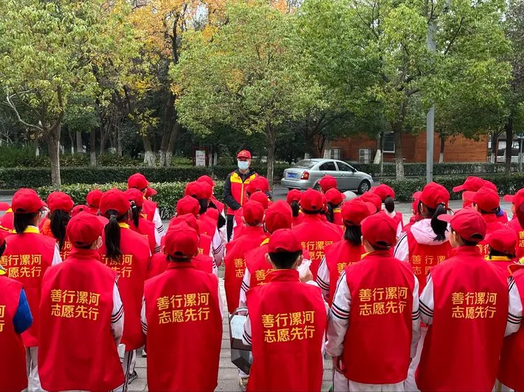 助力双减 志愿同行——漯河市实验小学学生志愿服务进社区