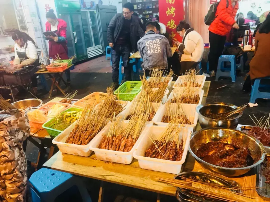 成都南边的冷门小县,私藏5处耍雪泡汤秘境,全免费,2天可来回!