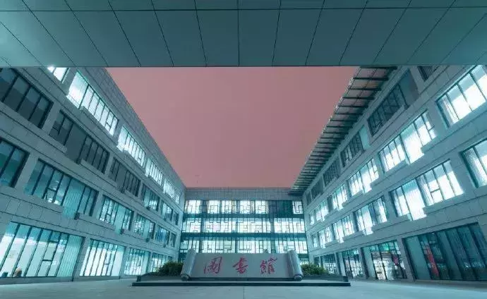 @准大学生：河南高校图书馆颜值大比拼，你家学校上榜了吗？