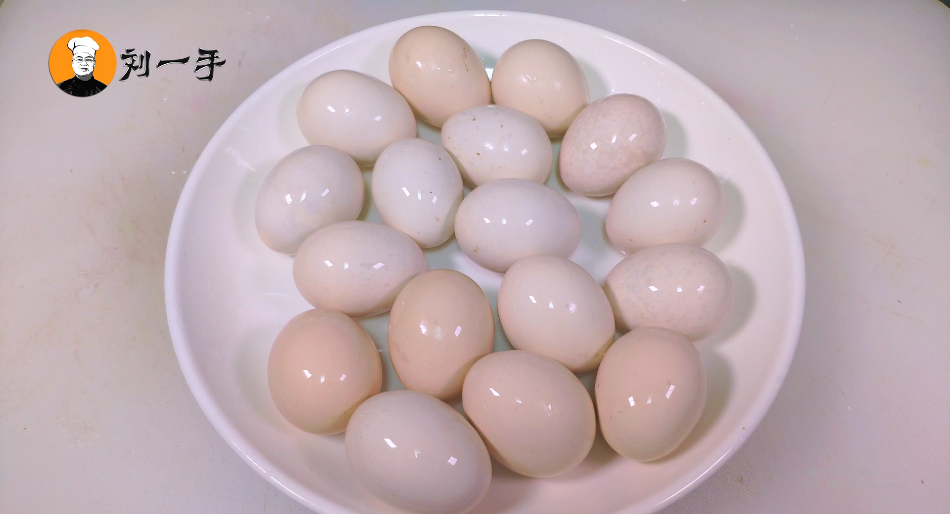 毛蛋的做法和配料	(教你黑暗料理毛鸡蛋的做法)