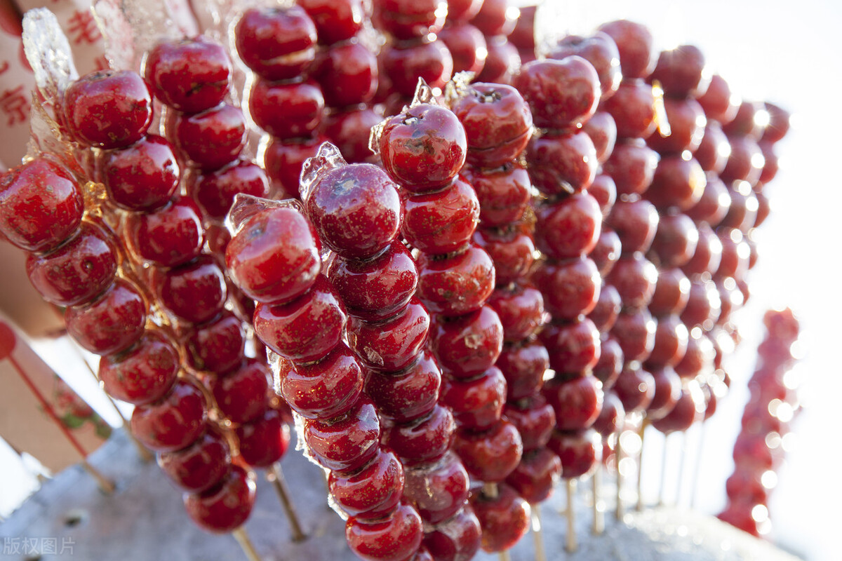 冰糖葫芦老是做失败？学会这3种方法，甜脆的冰糖葫芦手到擒来