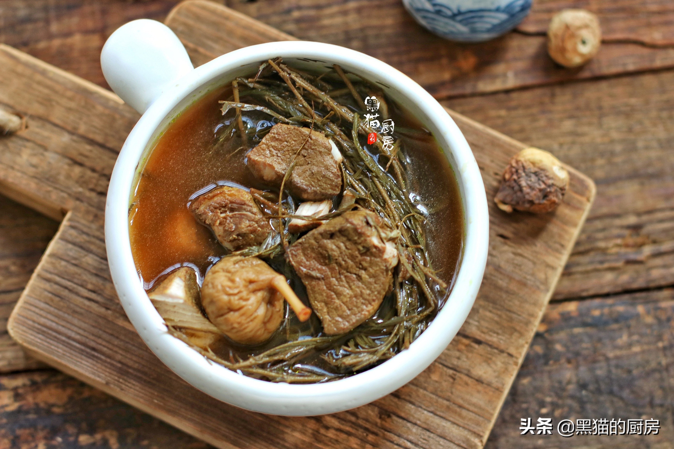 天热,这汤我常煲,一周煲2次,去湿气降暑气,饭前饭后喝都合适