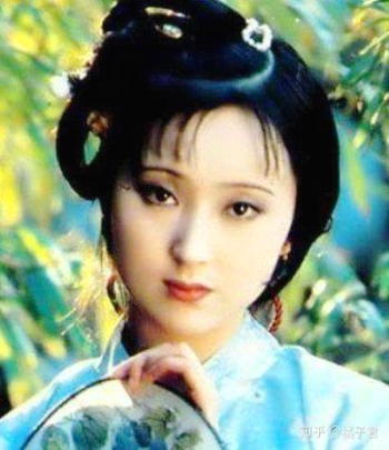黛玉之美：水墨丹青绘不成，翩若惊鸿水中仙