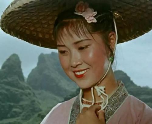 什么样的品牌，适合复古风广告？