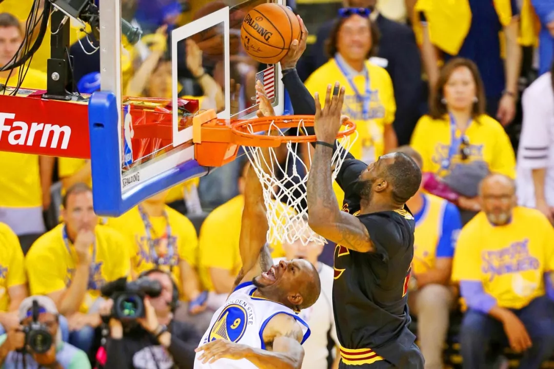 nba为什么打架都是拦架呢(脑洞NBA|吕布与欧文，一日看尽长安花的前半生)