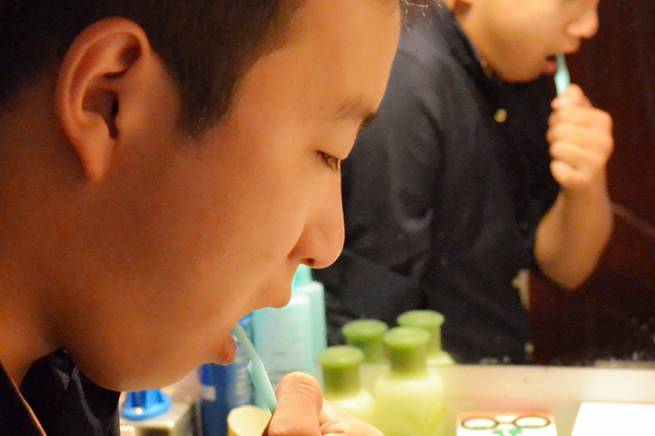 晨起后，应该先刷牙，还是先吃饭？医生说出实话，答案让人想不到