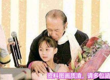 何超欣考上清华研究生，王文也晒恋爱高甜，映射出名媛们的小时代