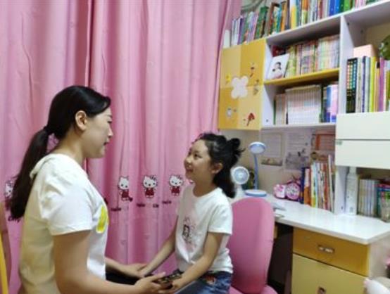 7岁女娃“微微一笑很倾城”，经纪公司愿百万签约，父母却很为难