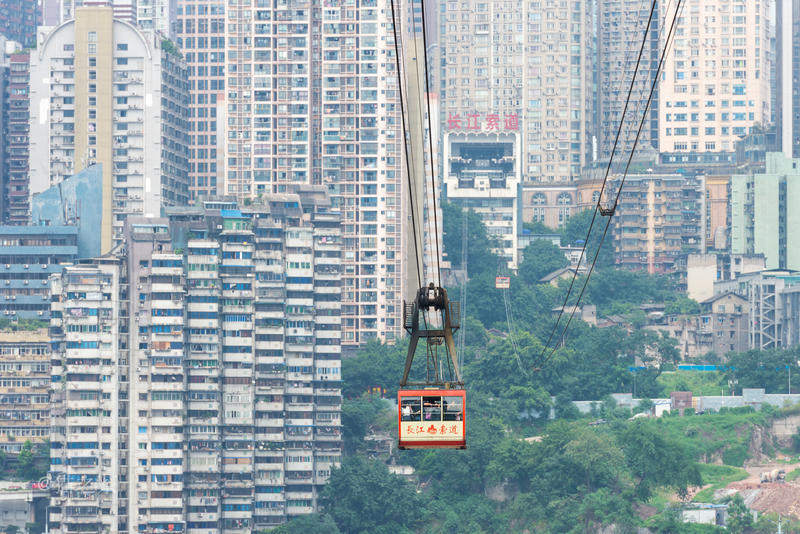 山城重庆，轻轨出行，玩转8D网红城市