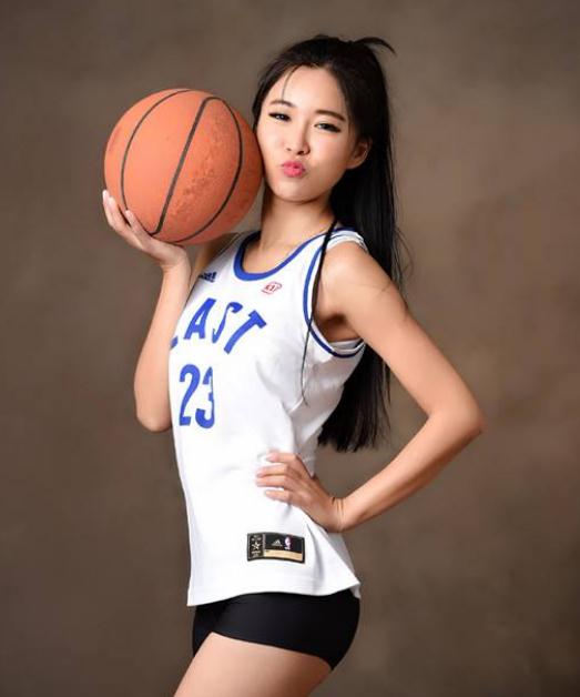 nba女主播过的有哪些(5大NBA美女直播，肤白貌美、身材好，球迷：第二最漂亮但有污点)