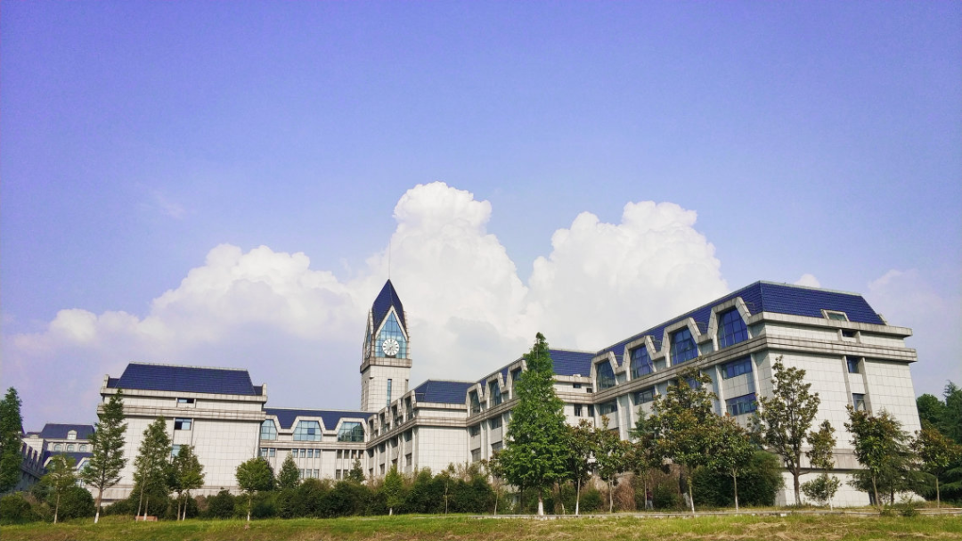 报考南京信息工程大学十大理由之七：最无忧，精准资助助成才