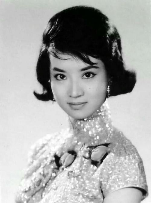 民国十大美女，你知道几位？第一名是金庸爱而不得的白月光