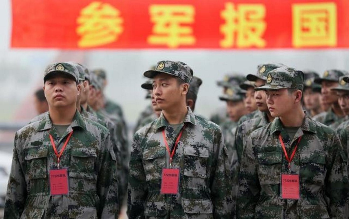 大学时期入伍优势多，有些事情建议提前了解，学生要谨慎考虑