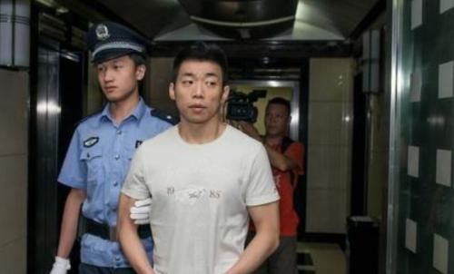 联合“男小三”诈骗丈夫236万，逼死婆婆，白静的结局算惨吗？