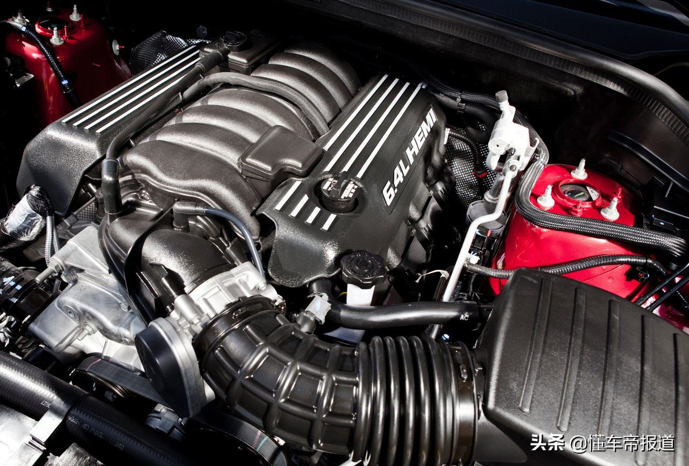 新车 </p><p>　　 取消“机增”V8，换直列六缸？Jeep新大切诺基Trackhawk消息