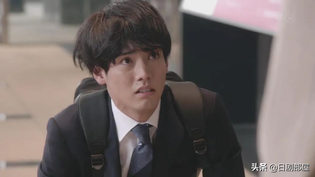 楚楚伟和纳米天使与爱情者的爱合作。