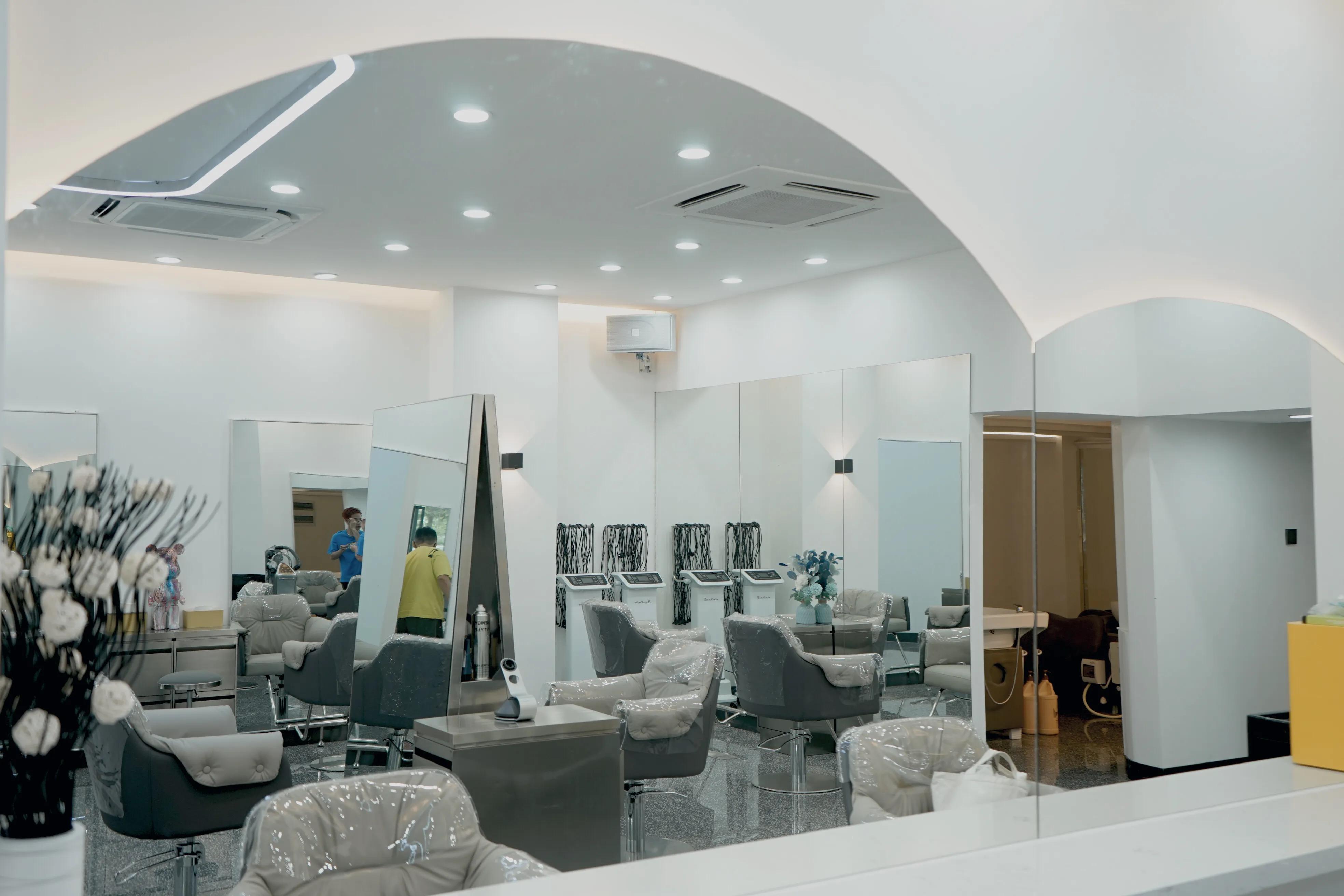 Caca hair salon | 理发店与不锈钢的艺术碰撞