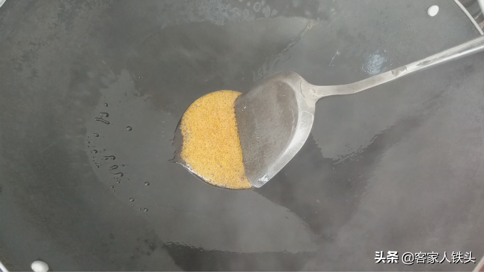 猪脚这样做才真叫香，不放一滴水，软糯口感好，出锅汁都吃不剩