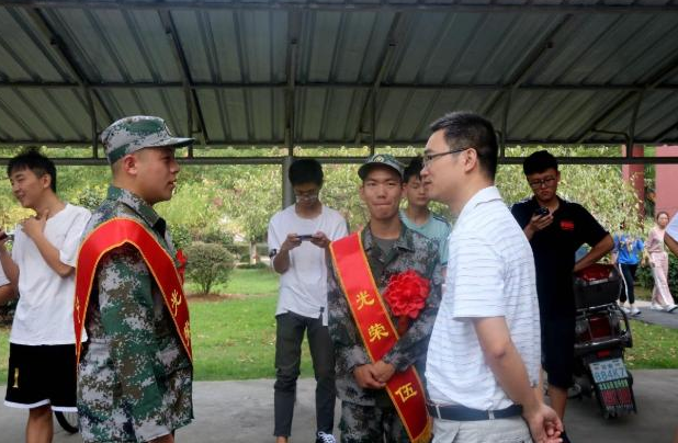 舅舅坐过牢，外甥还能去当兵吗？想参军的学生要知道