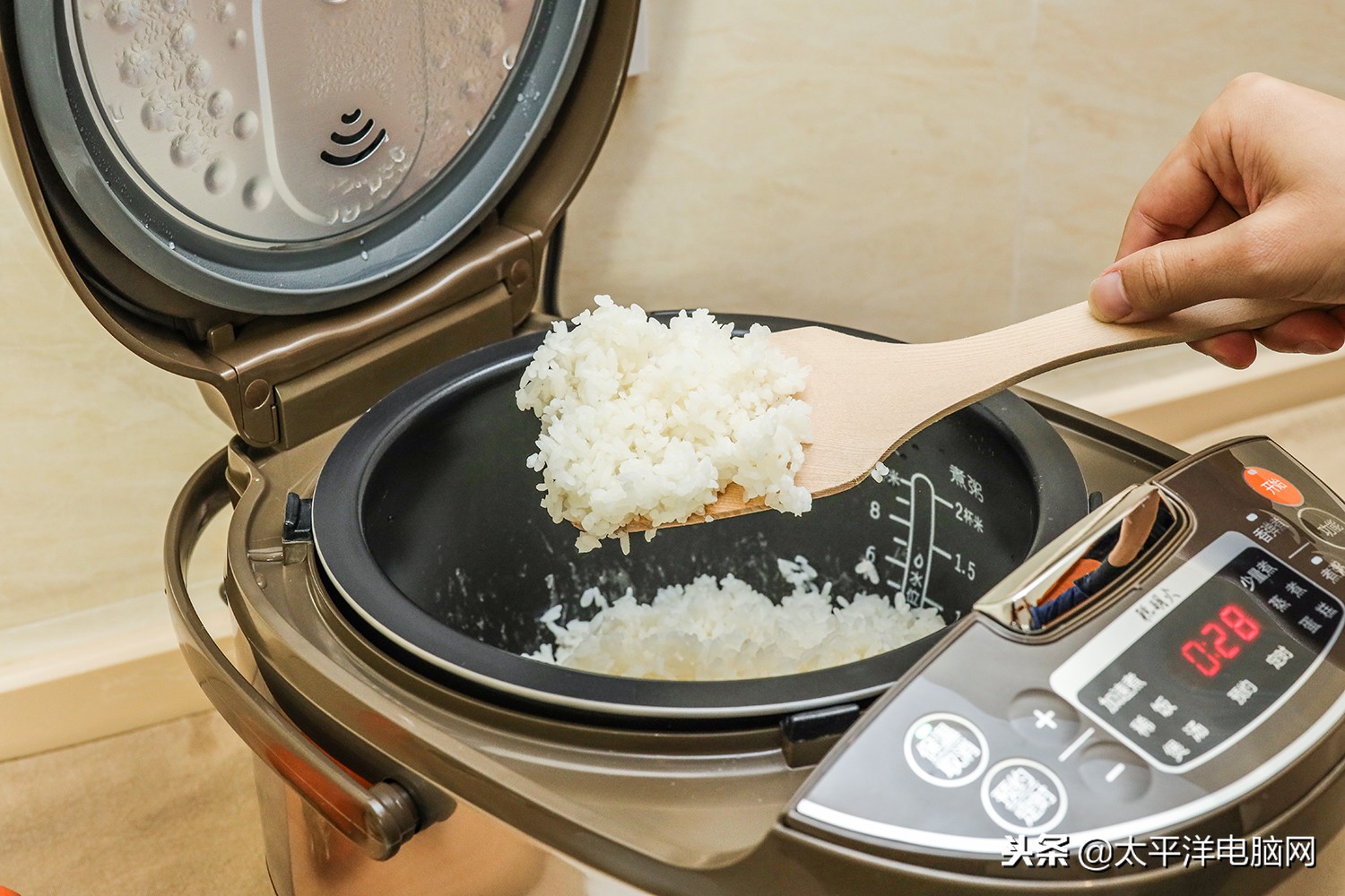 真香警告！这锅能煲出外婆家柴火饭的味道