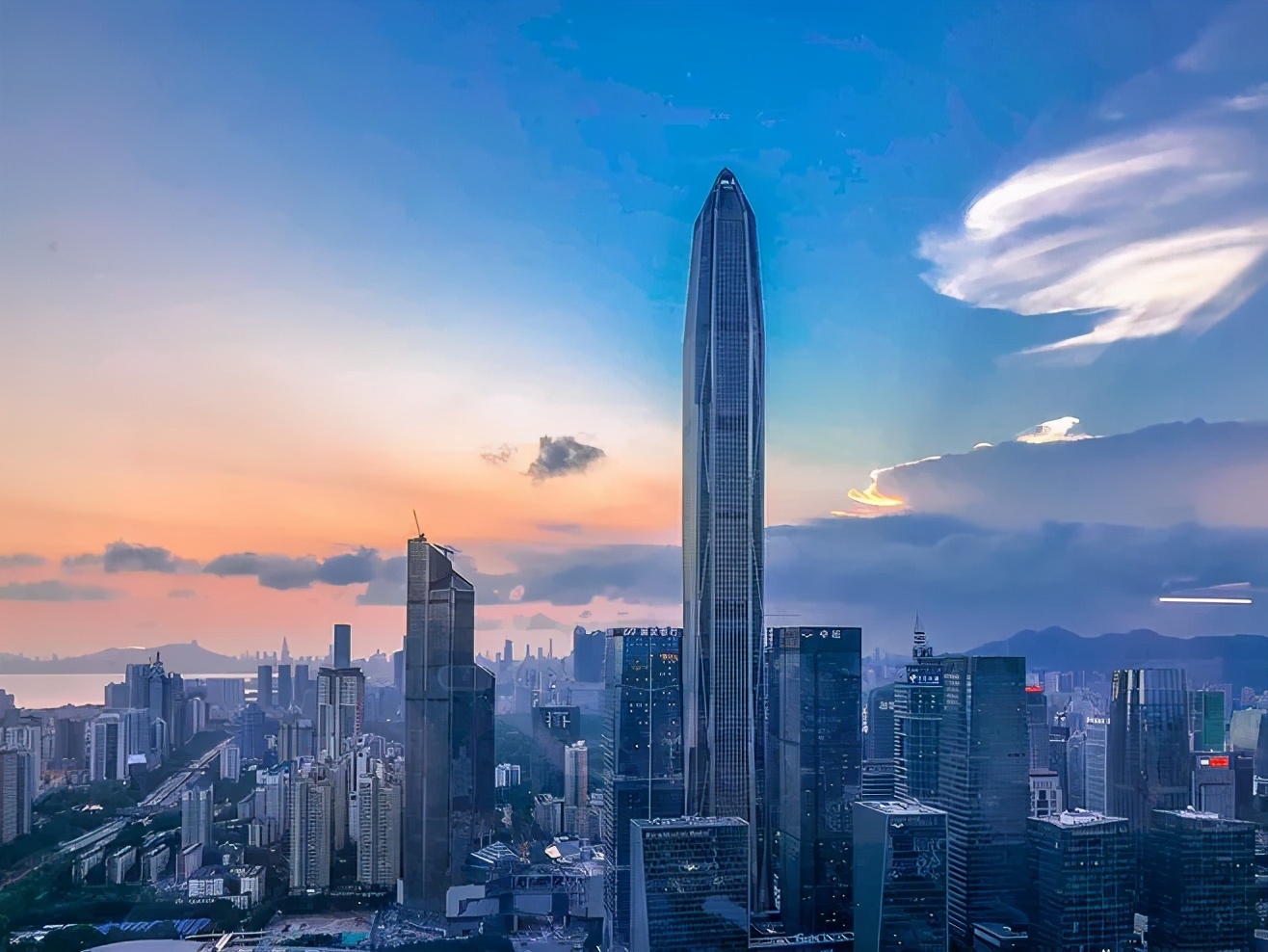 与龙岗不一样的坂田，凭啥在今年成为网红片区