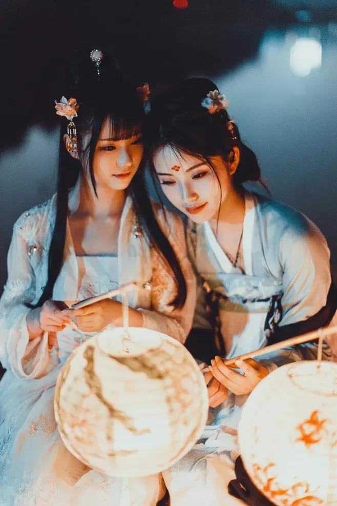 元宵节 | 最美不过人间灯火