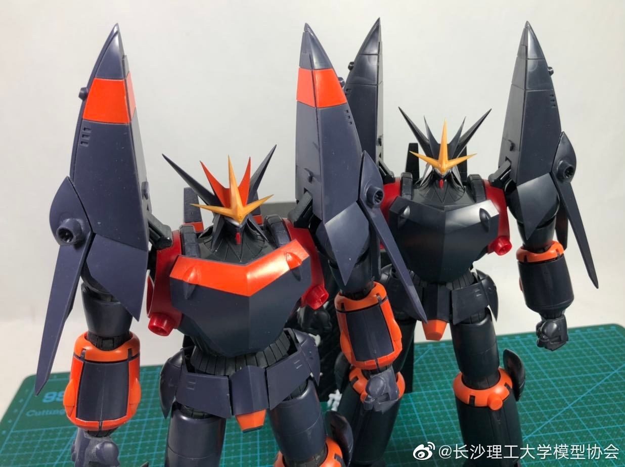 巴斯塔(模玩测评：青岛社 1/1000 钢巴斯塔（缩退炉版） 测评)