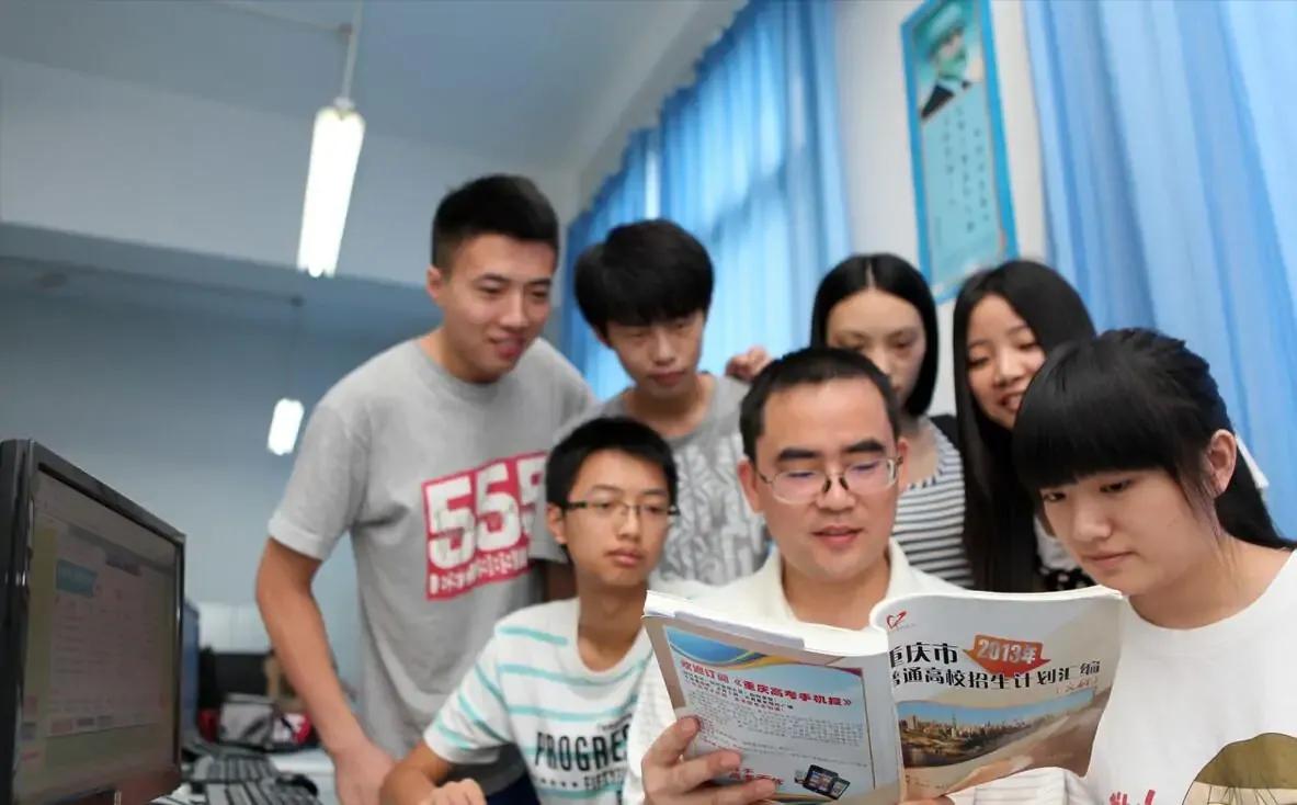 “高中不努力，大学去隔壁”，国内这3所“隔壁”985经常被调侃