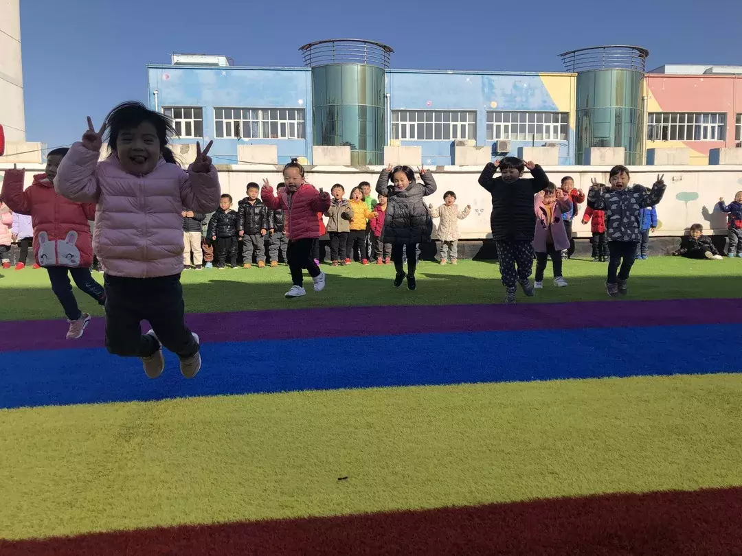 高碑店市第一幼儿园校园风景线:友爱的点点四班