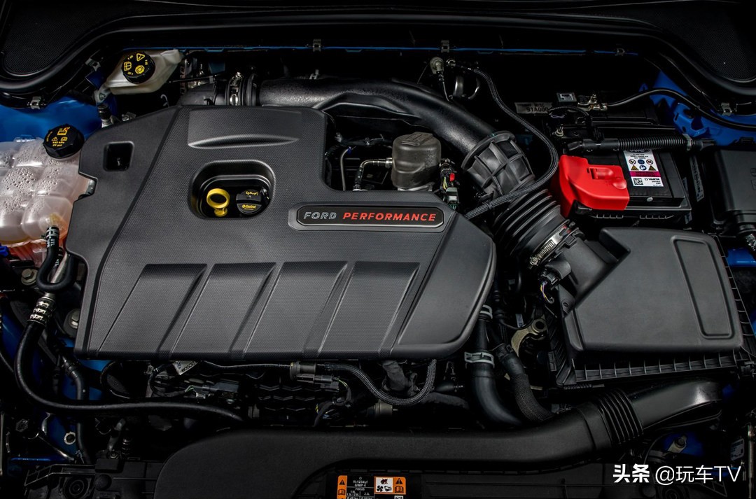 全新福克斯ST巨强！2.3T+6MT+KW可调避震，高尔夫GTI：过分了