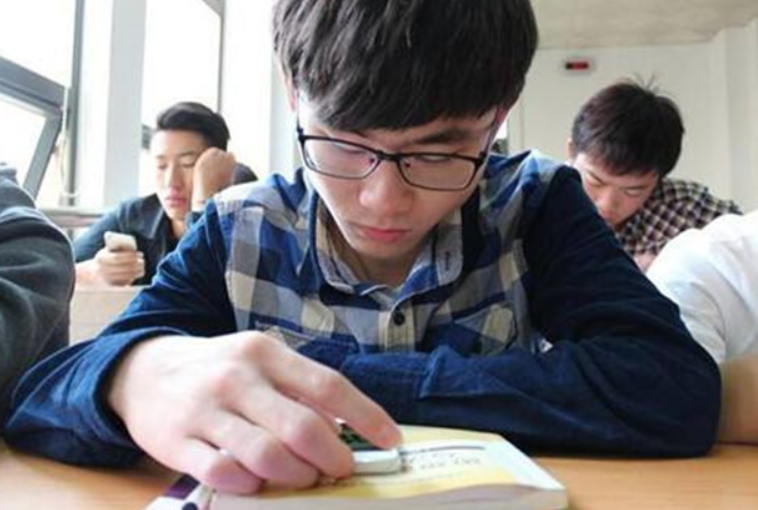 “三本”真的不复存在？看过录取分数线后，才懂得其中的暗流涌动