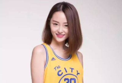 nba美女主持有哪些(盘点6位NBA美女主播，美娜只能排第三)