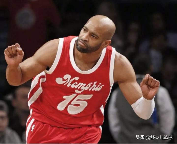 nba球星有哪些庆祝动作(揭秘NBA球星十大霸气庆祝动作：卡特开摩托成经典，榜首太嚣张)