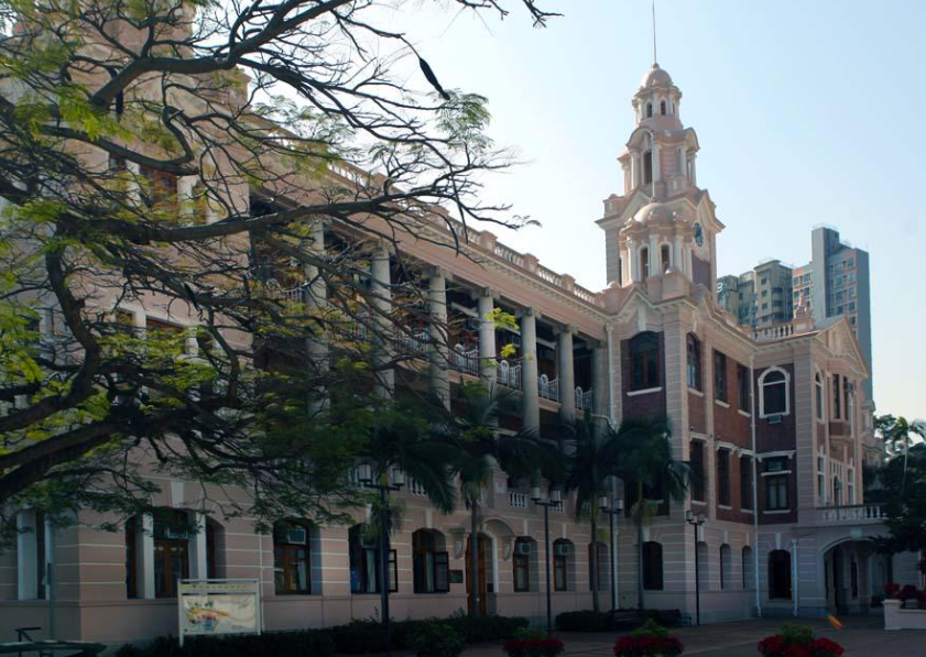 辽宁高考状元刘丁宁：放弃72万奖金，从港大退学复读，发生何事？