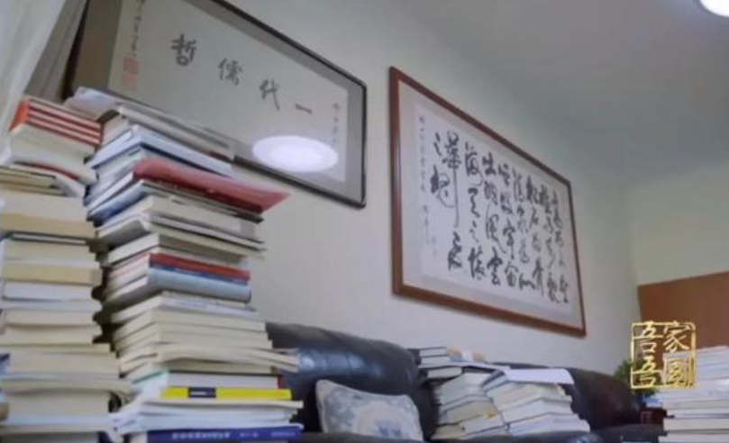 北大90岁老教授“豪宅”曝光，警惕放纵成瘾大学生，该醒醒了