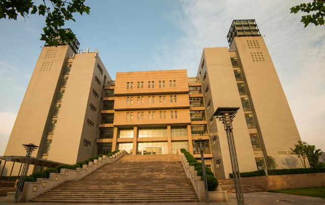 提前批录取分数线来了！高考679分，为什么会选择郑州大学？