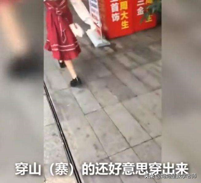 穿盗版lolita裙子上街被骂：到底什么是lo裙？（科普向）