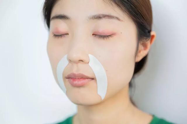 让日本女人夜夜疯狂的神器，法令纹、眉间纹克星！一贴＝10次除皱