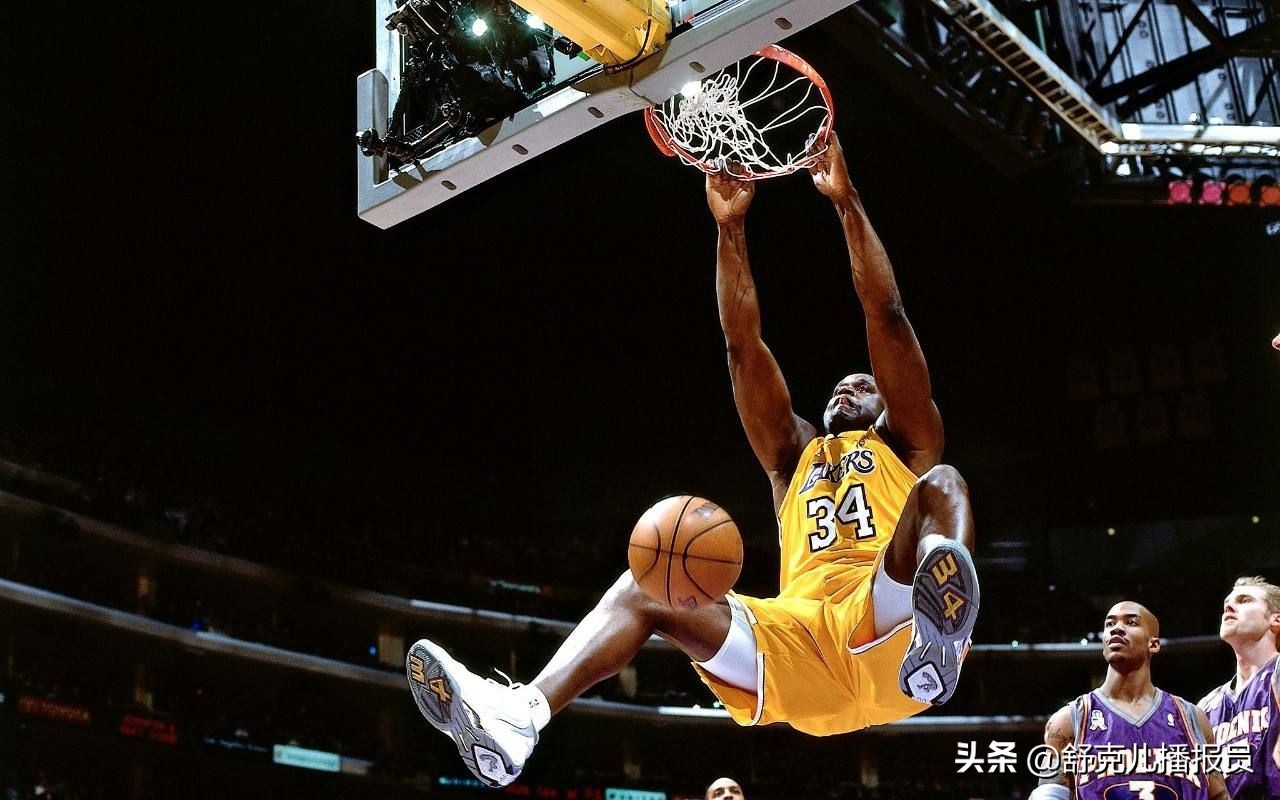 nba篮球架为什么拉不倒(现实版“灭霸”，当年奥尼尔在扣碎篮板之后，比赛是如何继续的？)