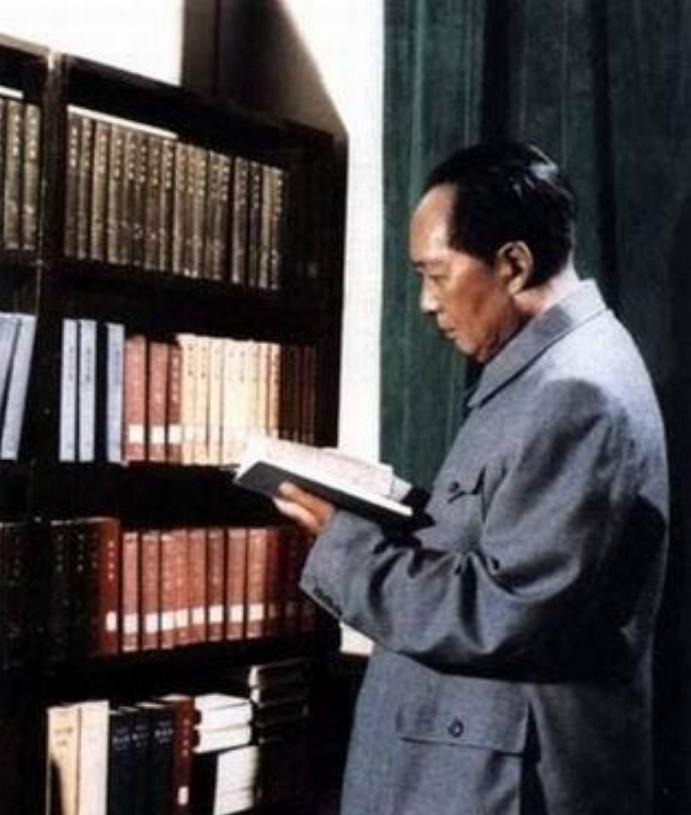 穷会计突然变富裕，被怀疑是贪污犯，他无奈承认：我是毛主席堂弟