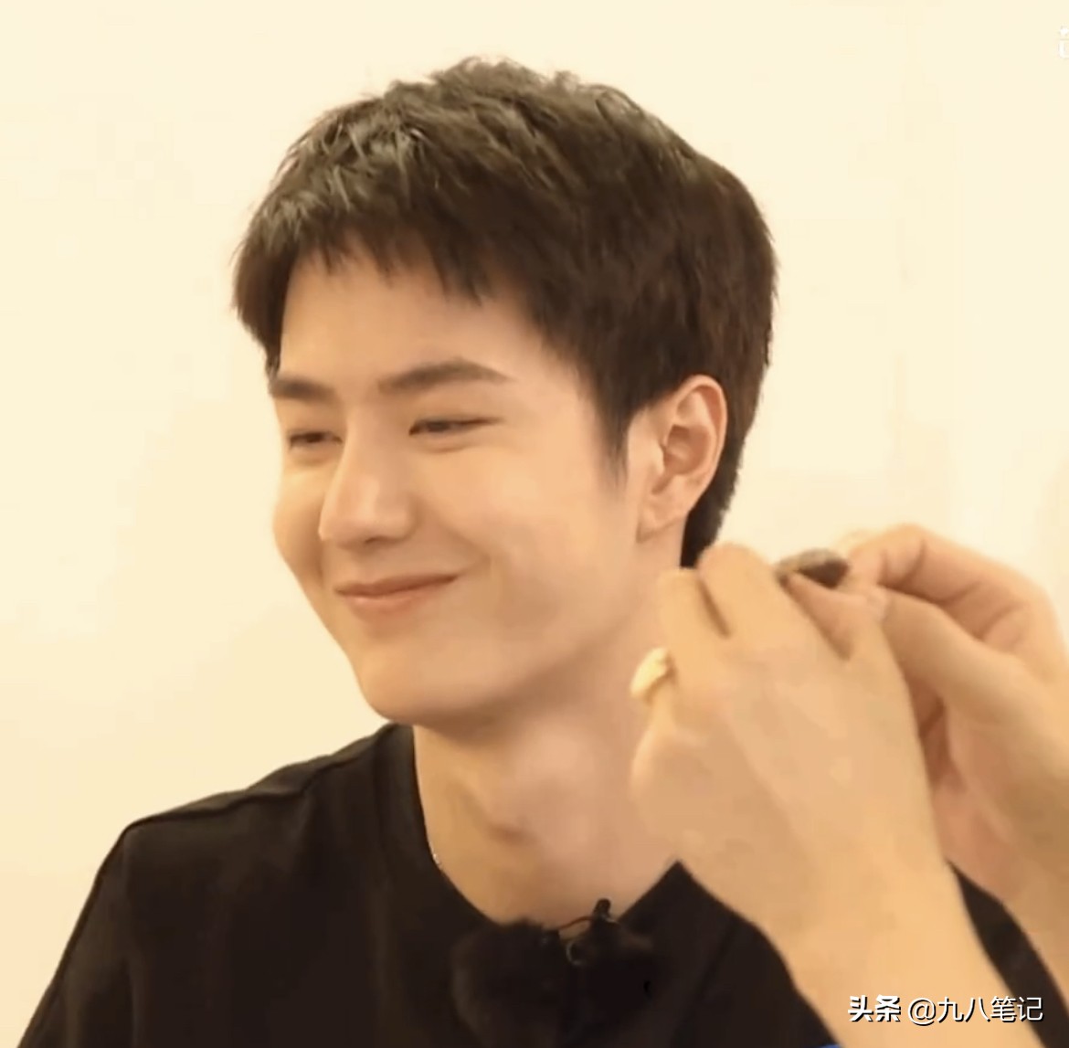 王一博憋笑失败！低笑点“酷盖”正式上线，粉丝：枫哥太会了