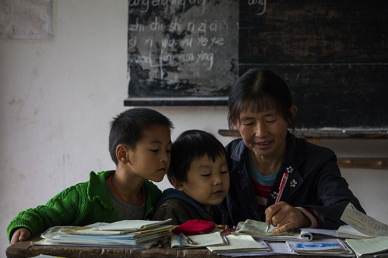 高三学生精心设局，高考后举报老师补课，结局却意外“反转”